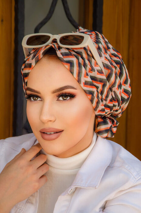 Geometric Tulle Turban with Scrunchie image 3